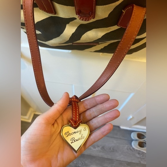 Dooney & Bourke Shoulder Tote Black and red - Picture 4 of 13